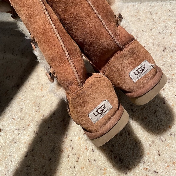 UGG Bailey Button Triplet - Picture 2 of 10